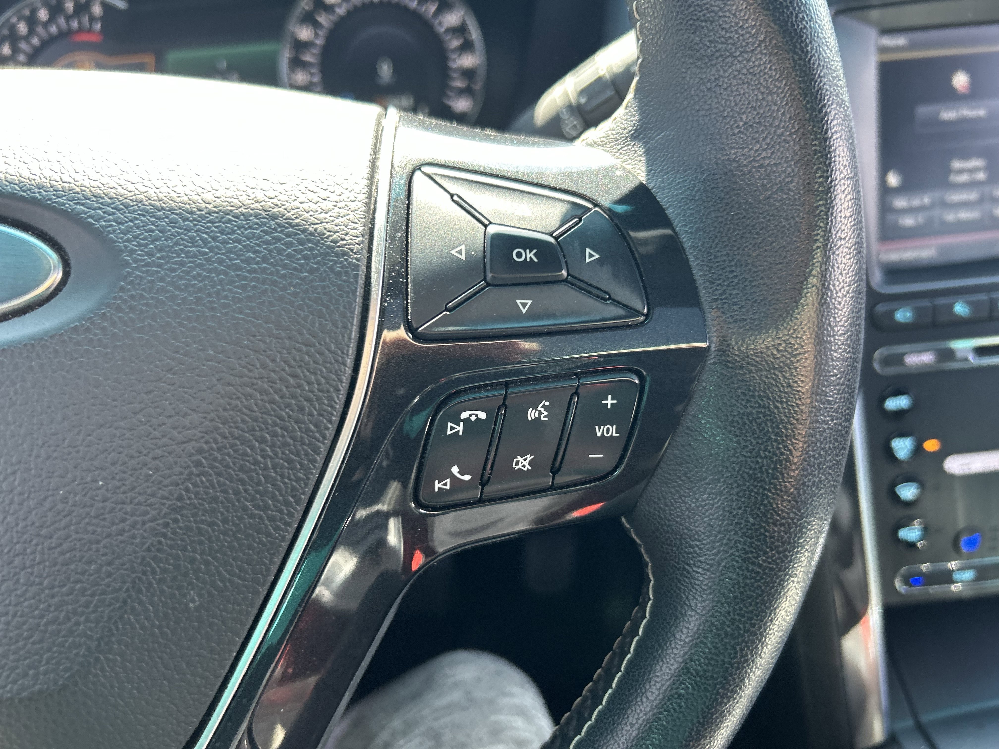 Used 2016 Ford Explorer Platinum image 17