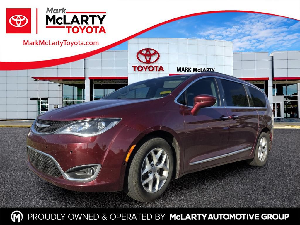 Used 2017 Chrysler Pacifica Touring-L FWD image 1