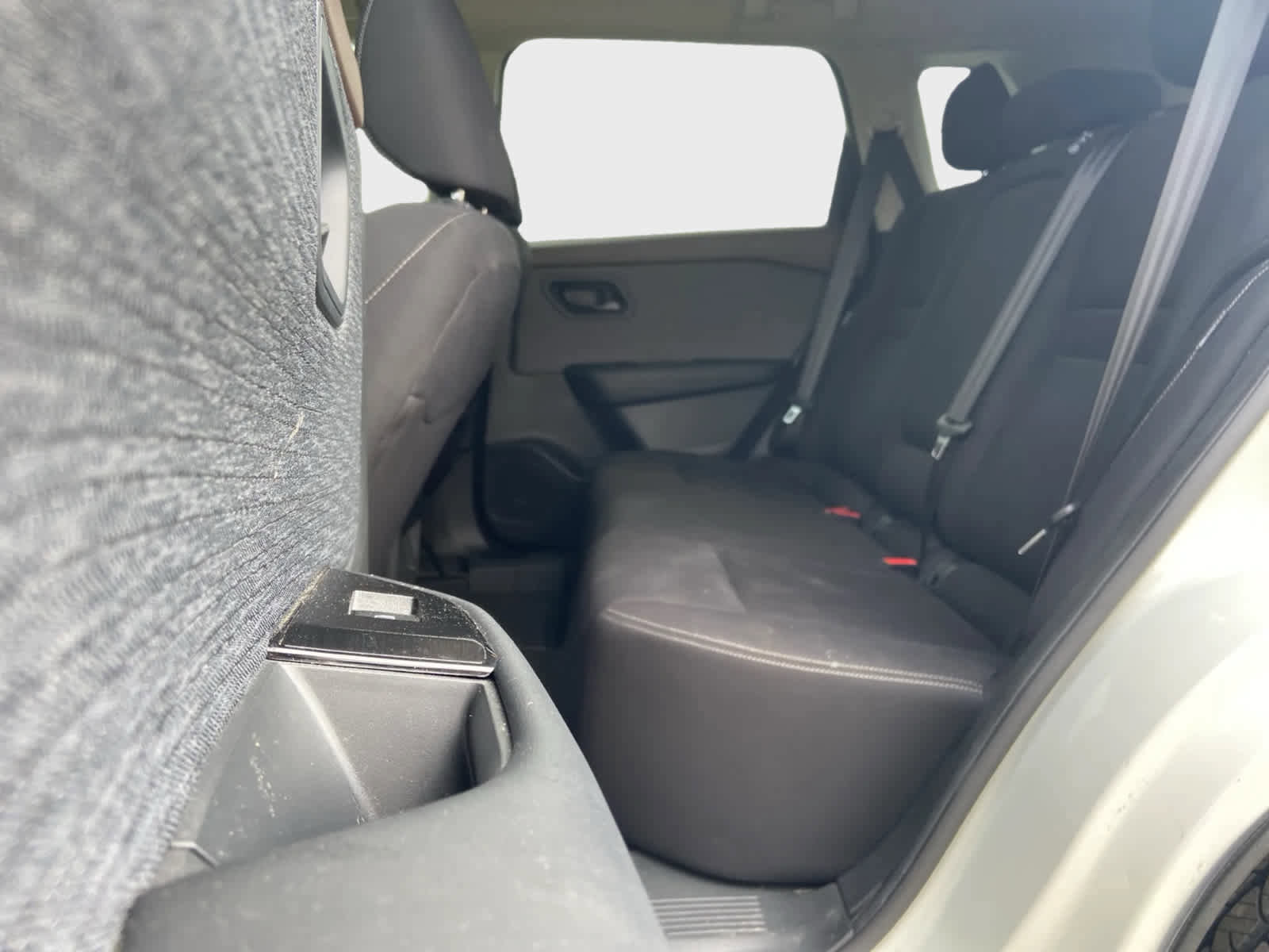 Used 2023 Nissan Rogue S image 14