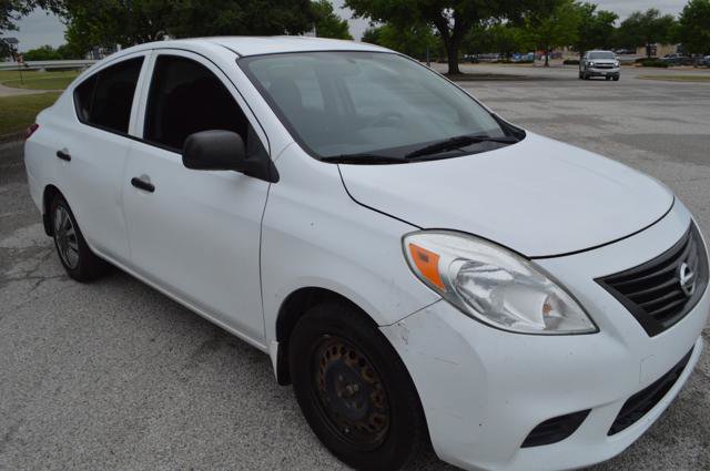 Used 2012 Nissan Versa S FWD image 3