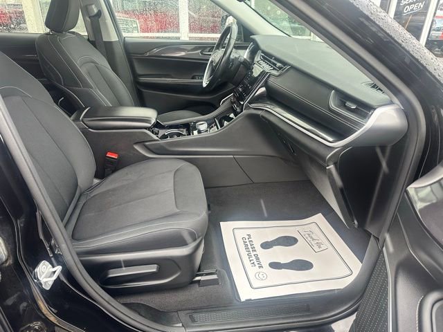 Used 2021 Jeep Grand Cherokee L Laredo w/ Luxury Tech Group I image 12