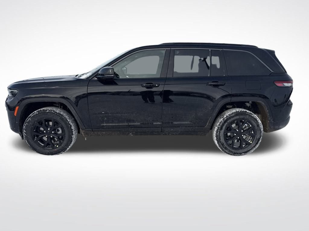 New 2026 Jeep Grand Cherokee Altitude image 8