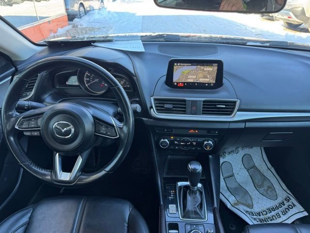 Used 2018 MAZDA MAZDA3 Touring FWD image 17