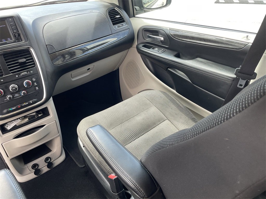 Certified 2020 Dodge Grand Caravan SE w/ UConnect Hands-Free Group image 24