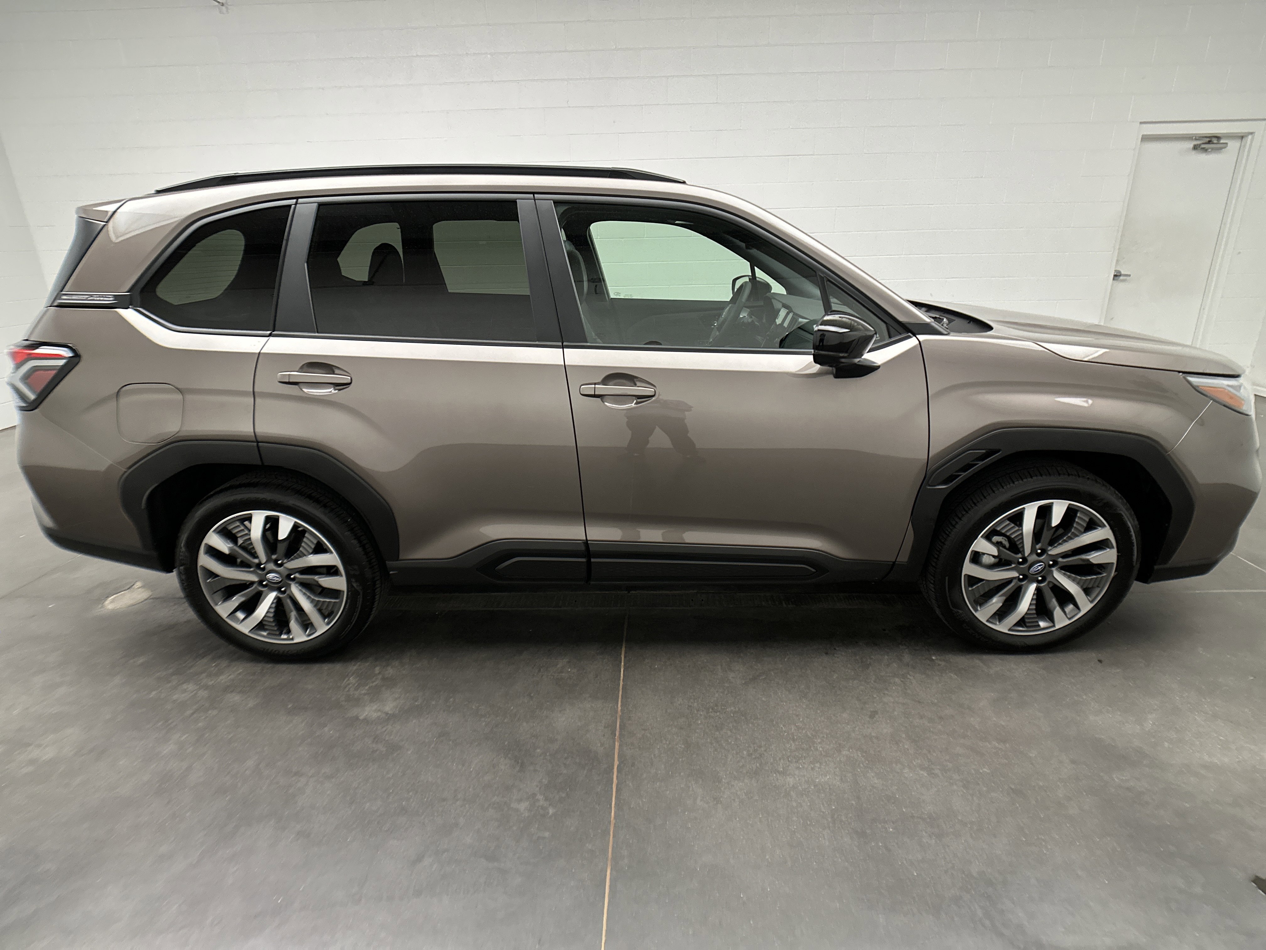 Used 2025 Subaru Forester Touring image 10