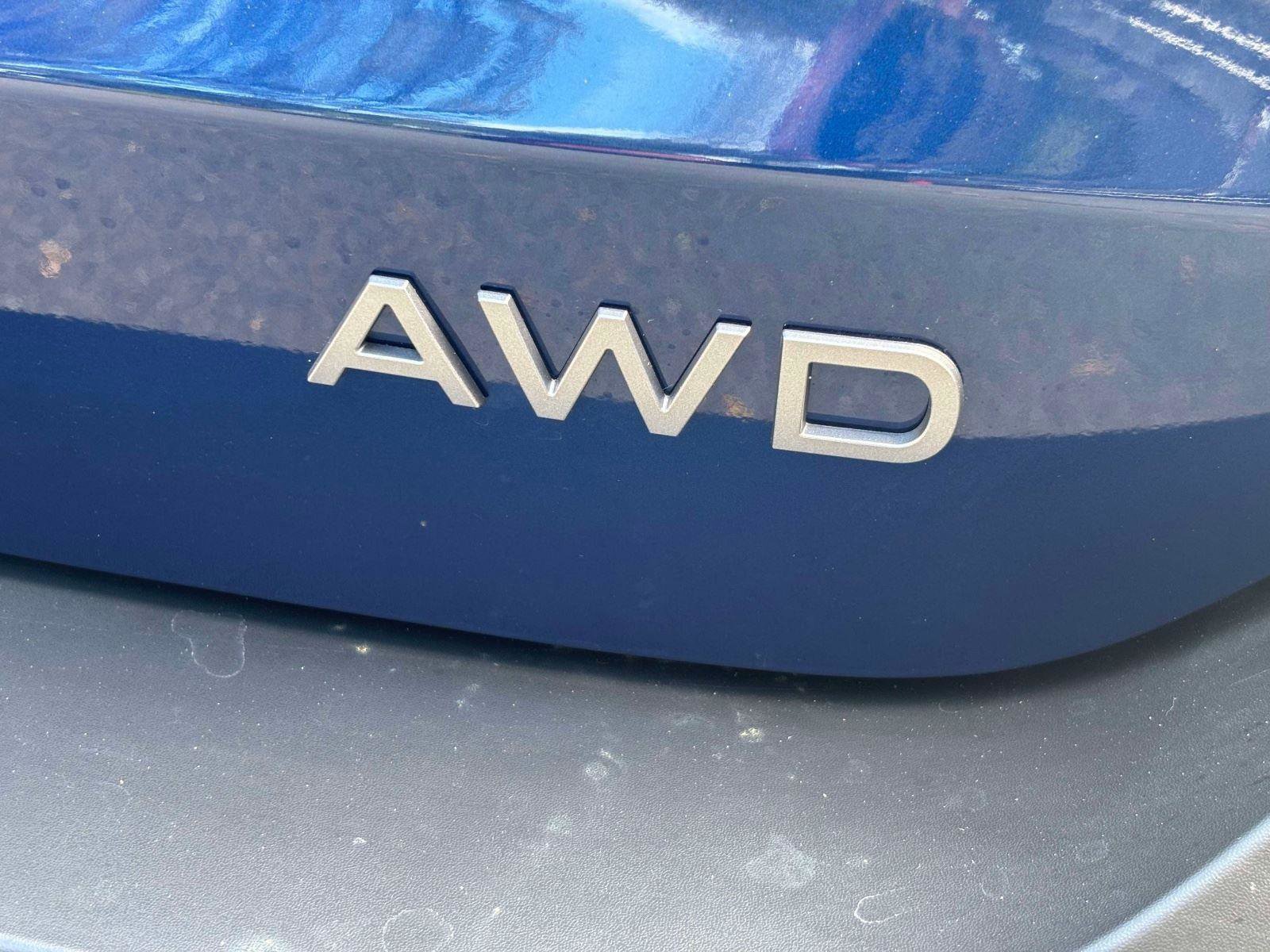 Used 2025 Nissan Kicks SV image 11