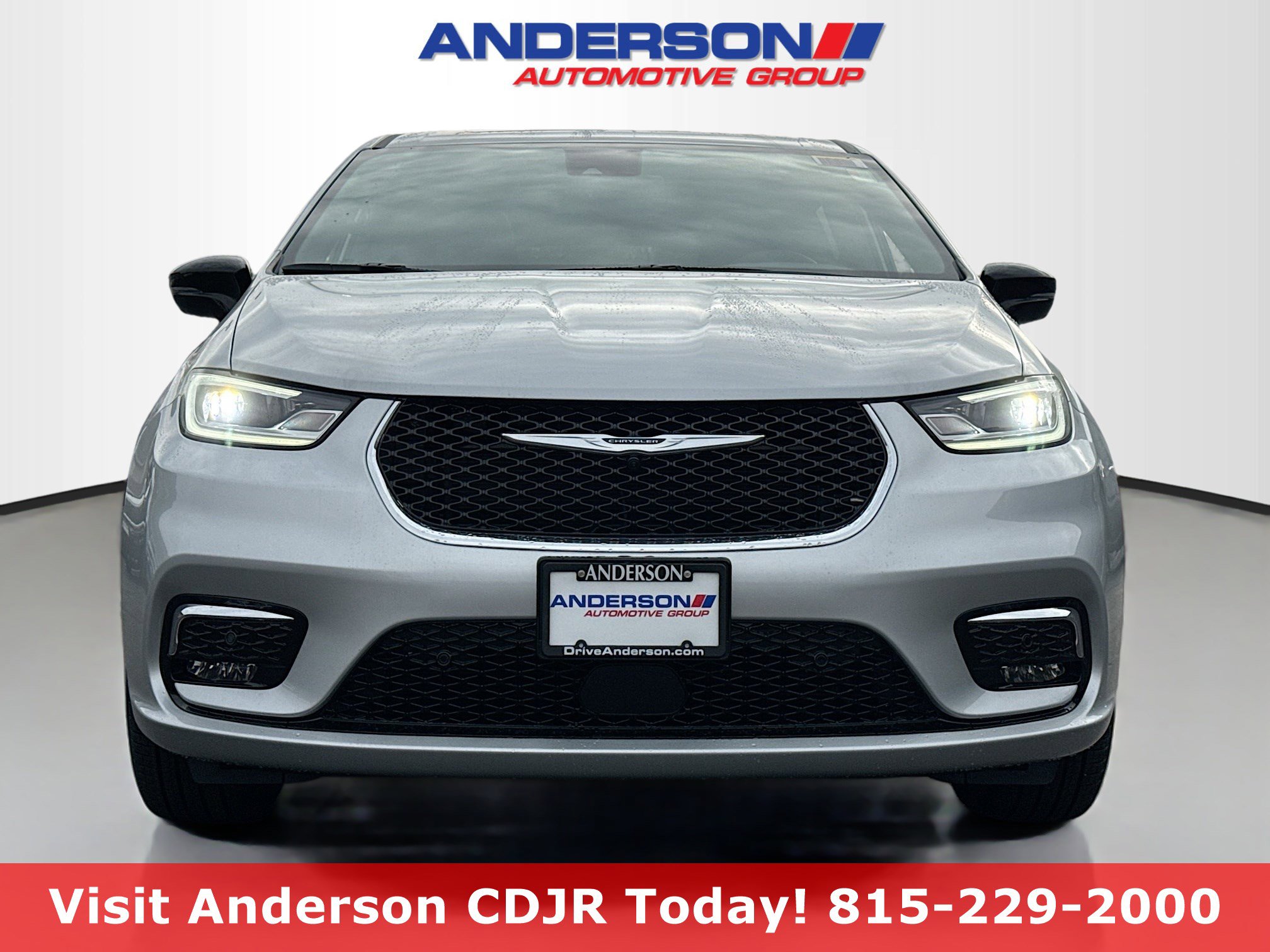 New 2026 Chrysler Pacifica Limited w/ Uconnect Theater Family Group image 17