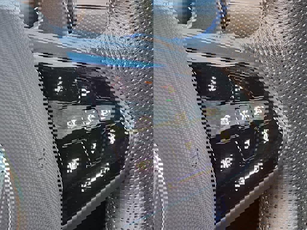 Used 2024 Volkswagen Golf R image 19