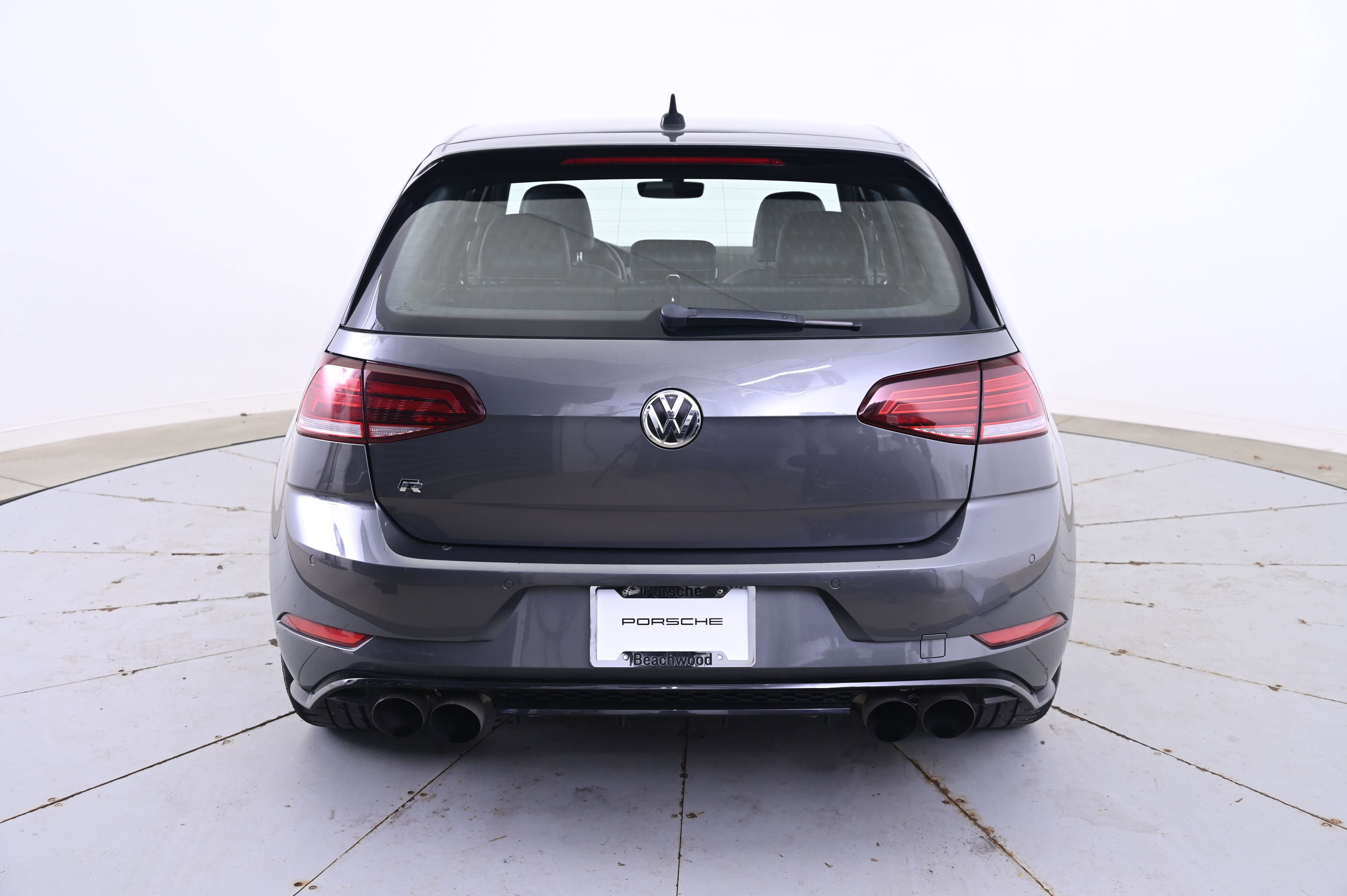 Used 2018 Volkswagen Golf R 4-Door image 6