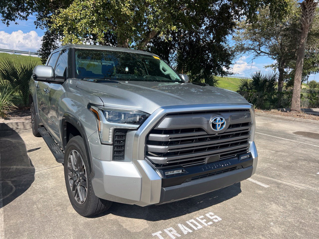 Used 2023 Toyota Tundra Limited AWD/4WD image 6