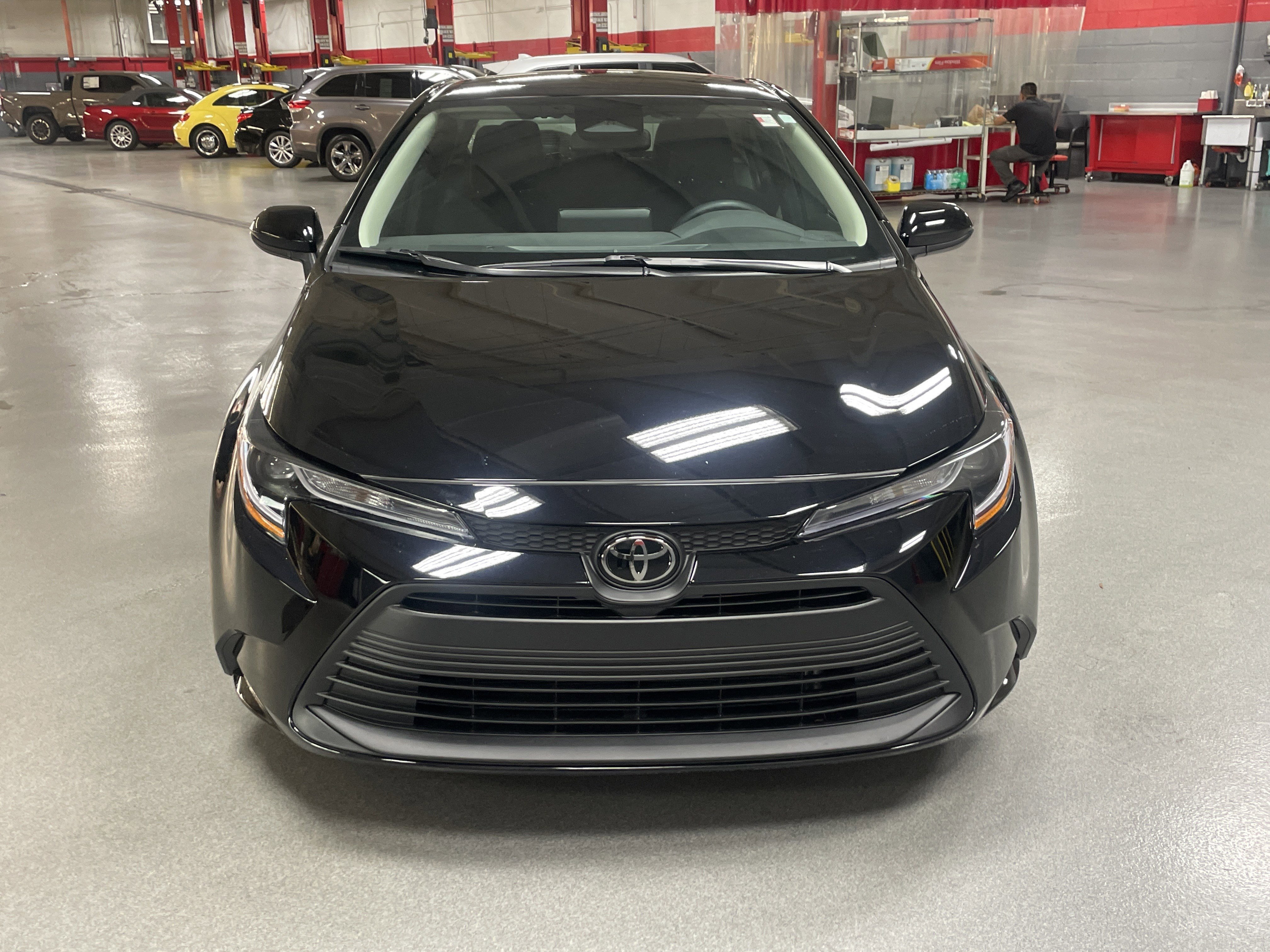 Used 2025 Toyota Corolla LE image 3