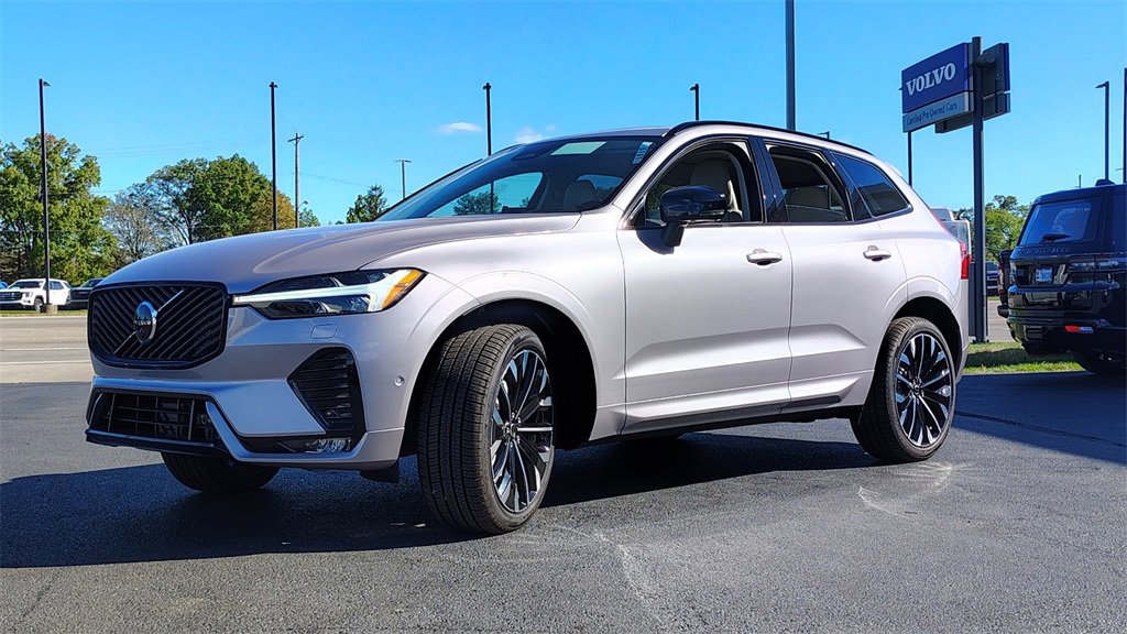 Used 2026 Volvo XC60 B5 Ultra w/ Climate Package PRO image 6