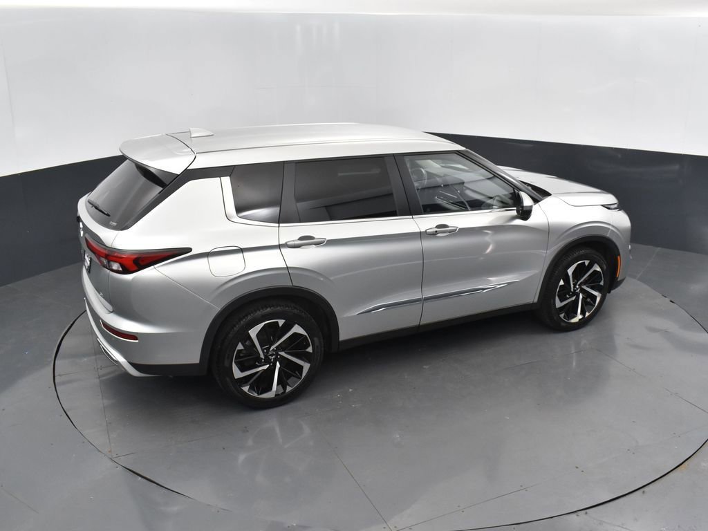 Used 2022 Mitsubishi Outlander SE image 41