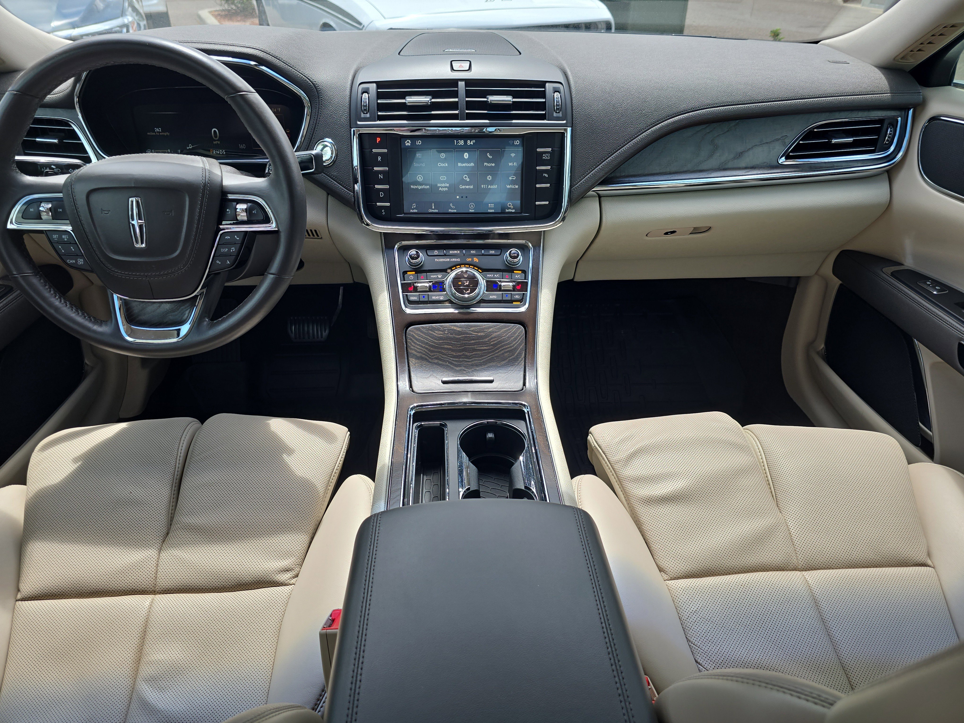Used 2019 Lincoln Continental Select image 13