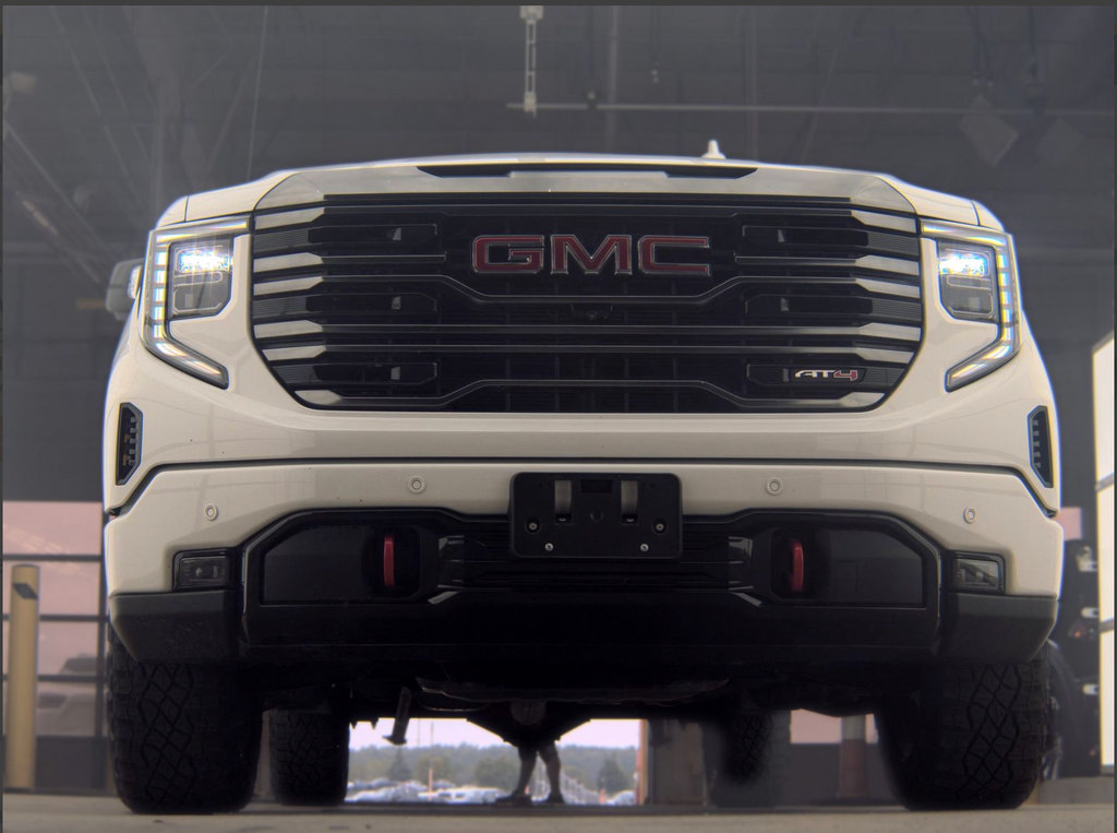 Used 2024 GMC Sierra 1500 AT4 w/ Technology Package AWD/4WD image 12
