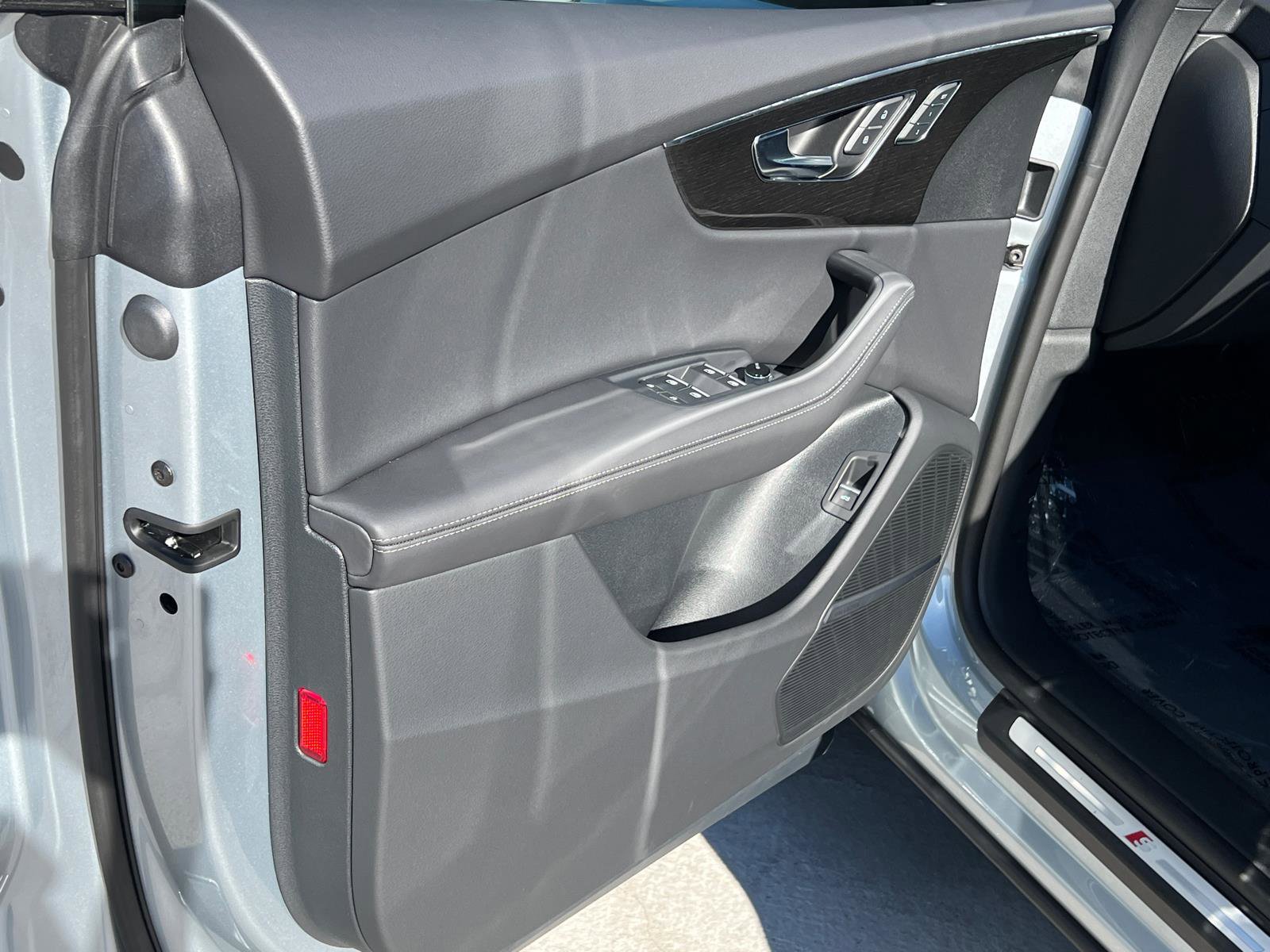 New 2025 Audi Q8 Premium Plus image 10