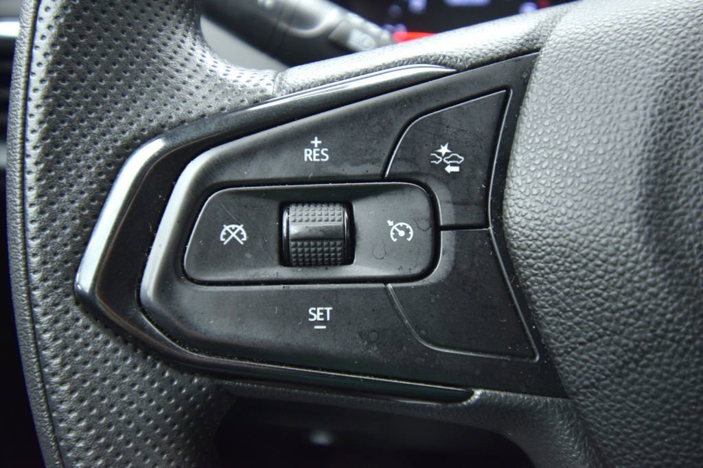 Used 2023 Chevrolet TrailBlazer LT FWD image 32