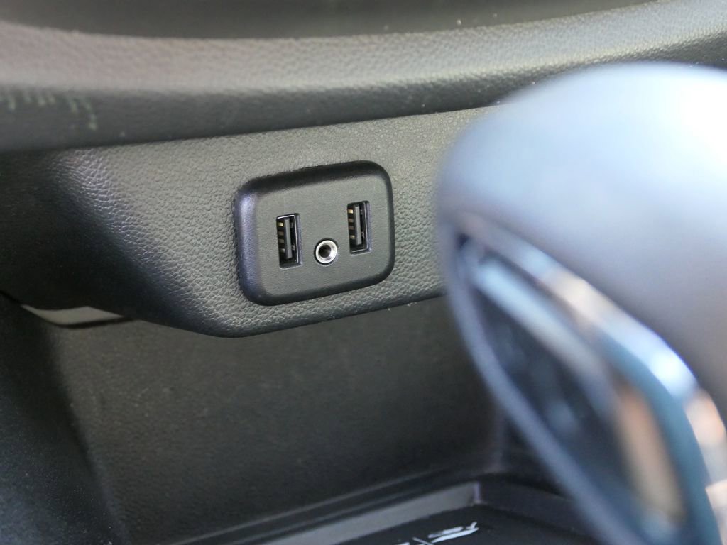 Used 2023 Chevrolet Traverse LT image 18