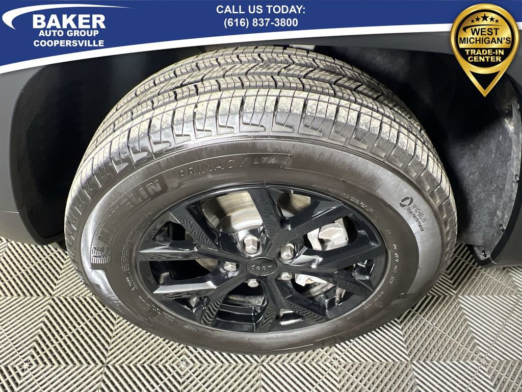 Used 2025 Jeep Grand Cherokee Altitude image 33