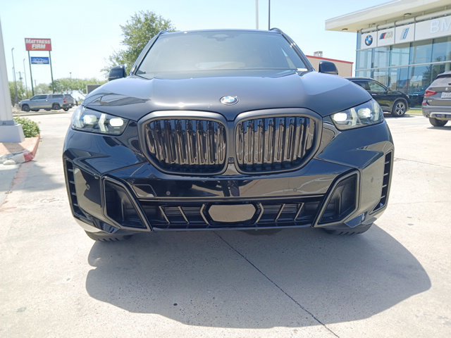 New 2026 BMW X5 xDrive40i w/ M Sport Package AWD/4WD image 2