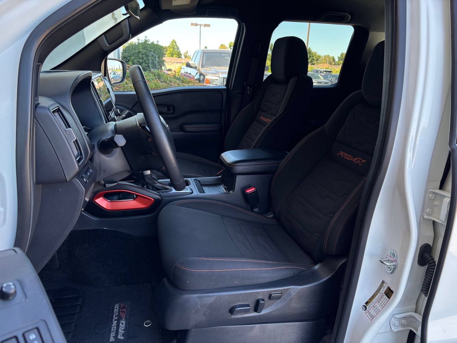Used 2026 Nissan Frontier PRO-4X AWD/4WD image 33