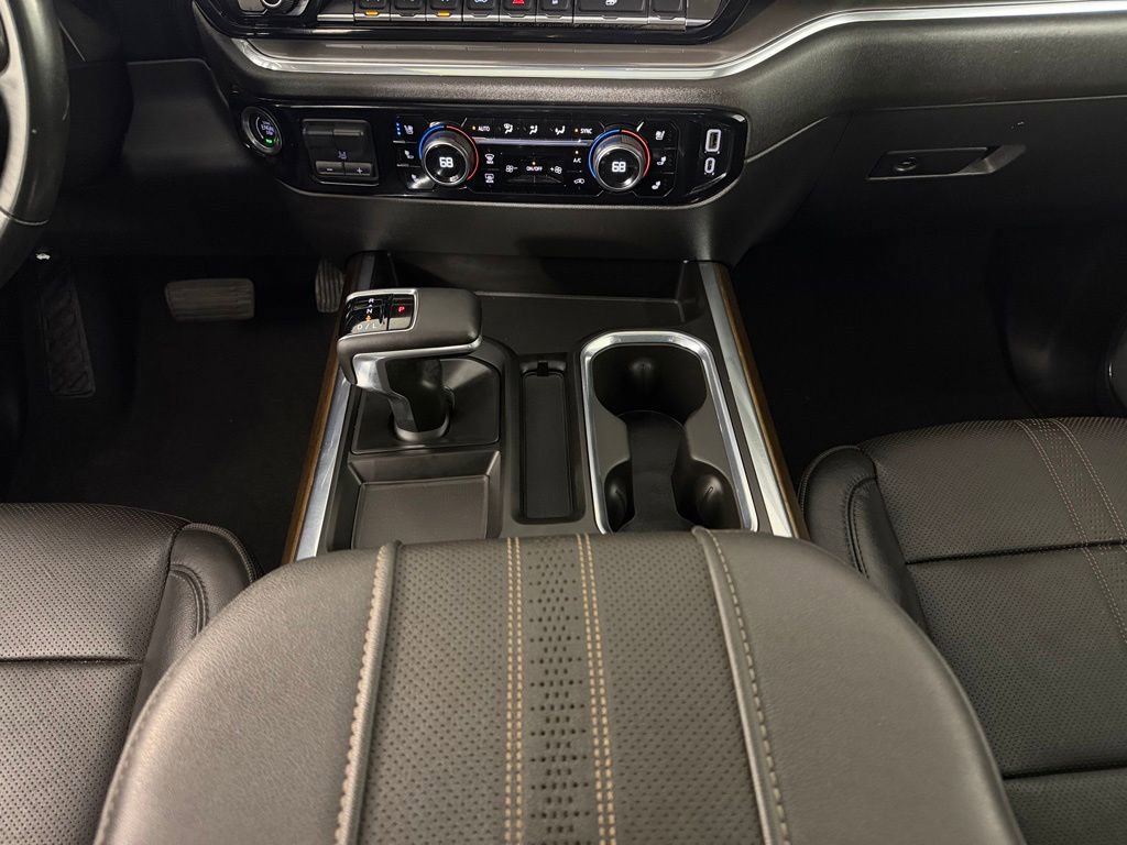 Used 2023 Chevrolet Silverado 1500 High Country w/ Technology Package AWD/4WD image 17