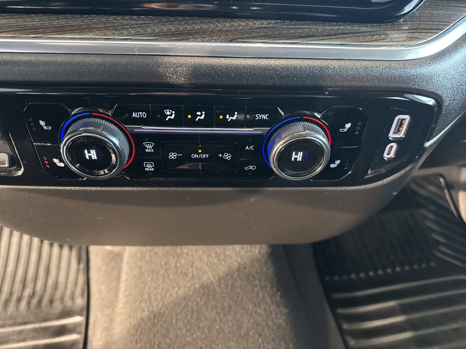 Used 2025 Chevrolet Silverado 1500 LT image 31