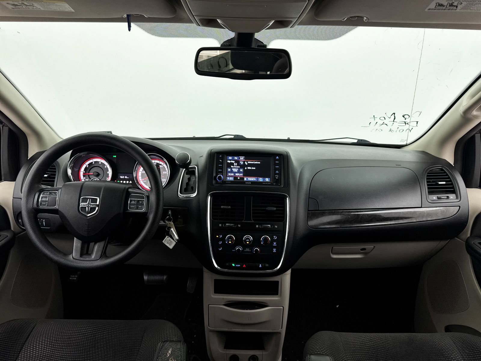 Used 2020 Dodge Grand Caravan SE w/ UConnect Hands-Free Group FWD image 17