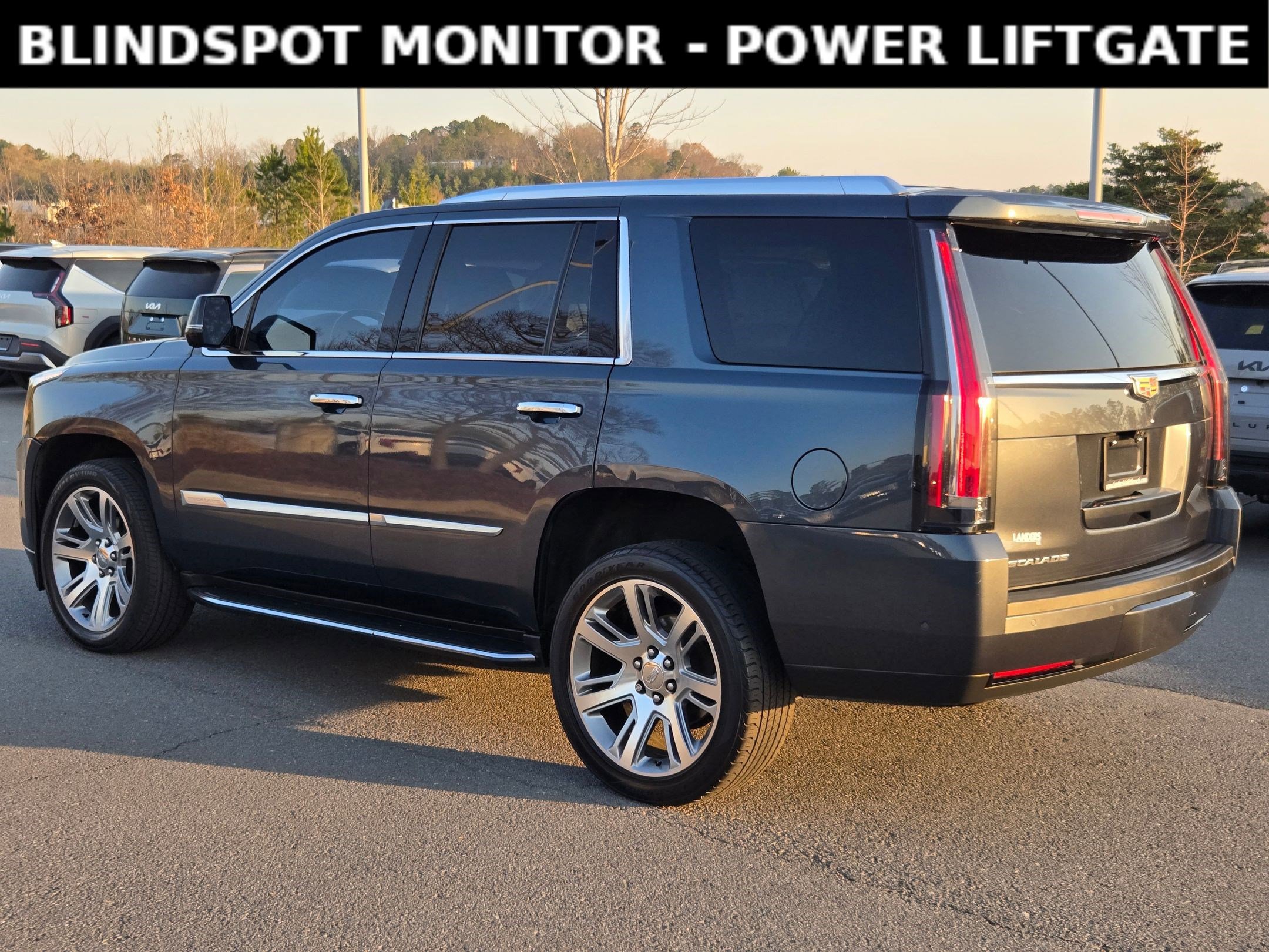 Used 2019 Cadillac Escalade Luxury image 5