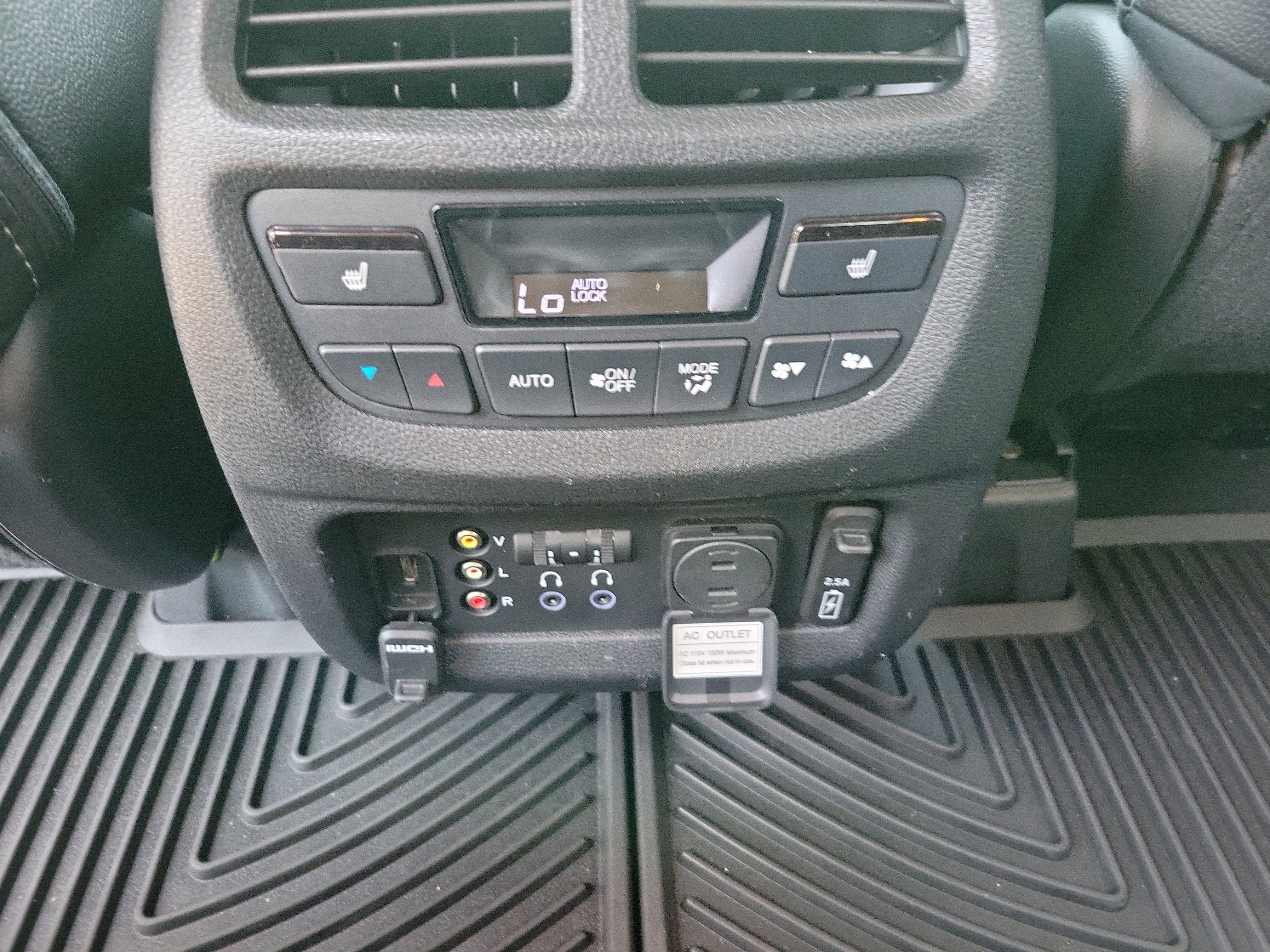 Used 2017 Honda Pilot Elite image 10