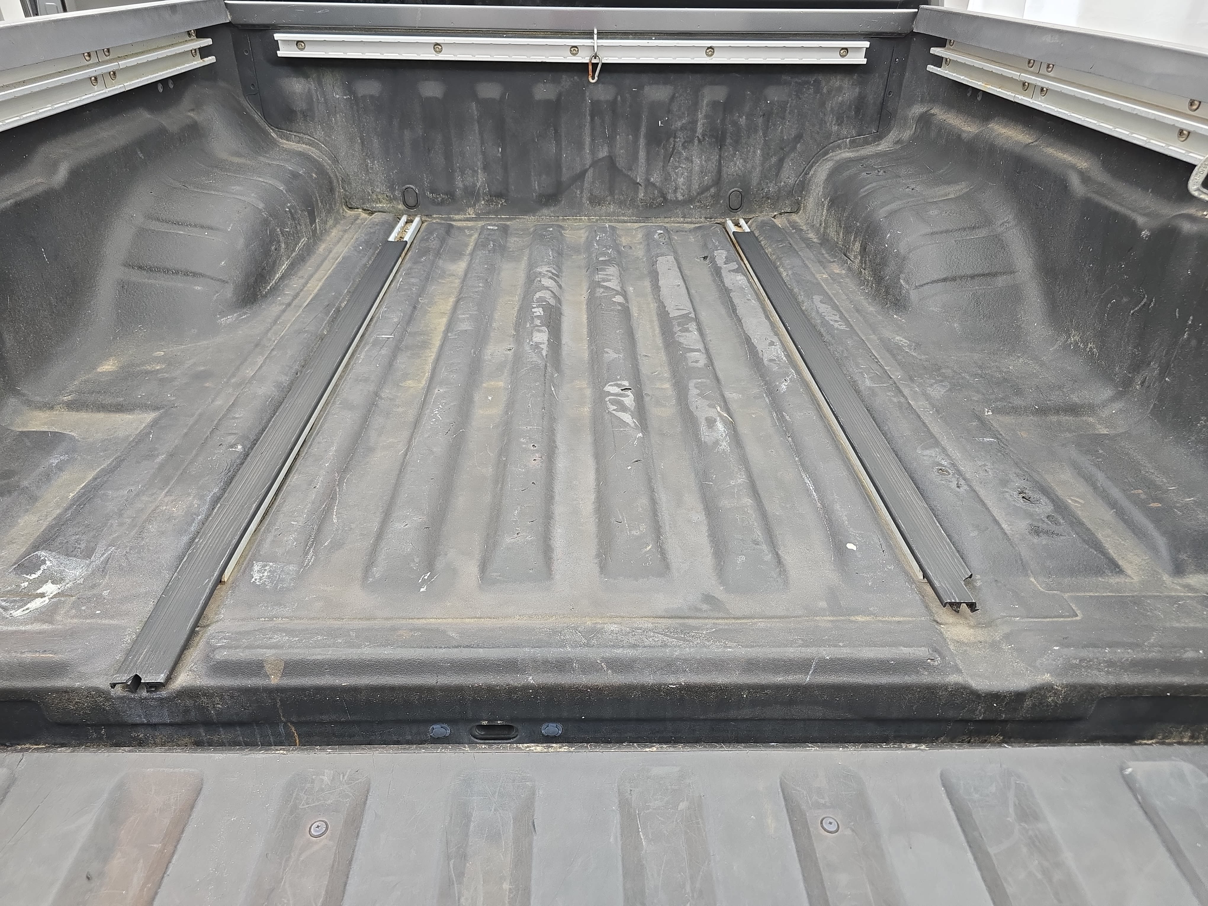 Used 2005 Nissan Frontier LE w/ (X01) Leather Pkg RWD image 12