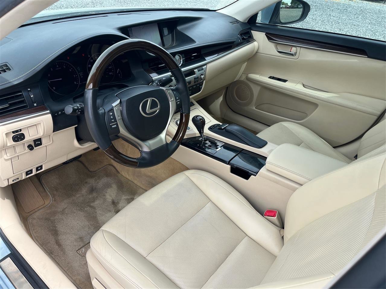 Used 2013 Lexus ES 350 w/ Luxury Pkg FWD image 9
