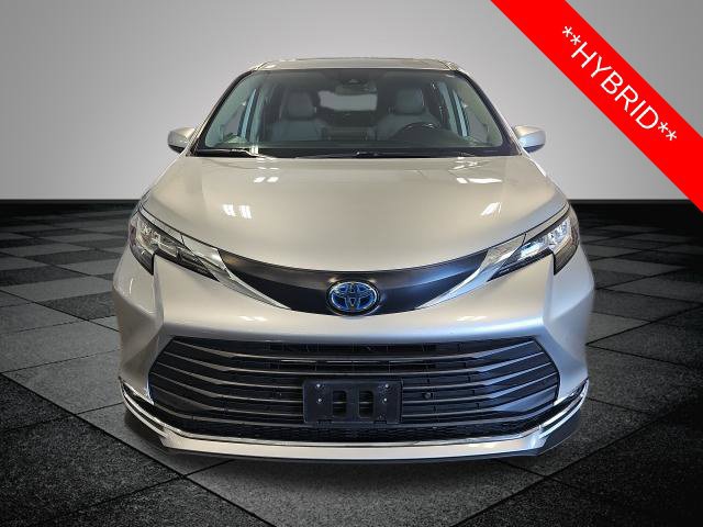 Certified 2023 Toyota Sienna XLE w/ XLE Plus Package AWD/4WD image 2