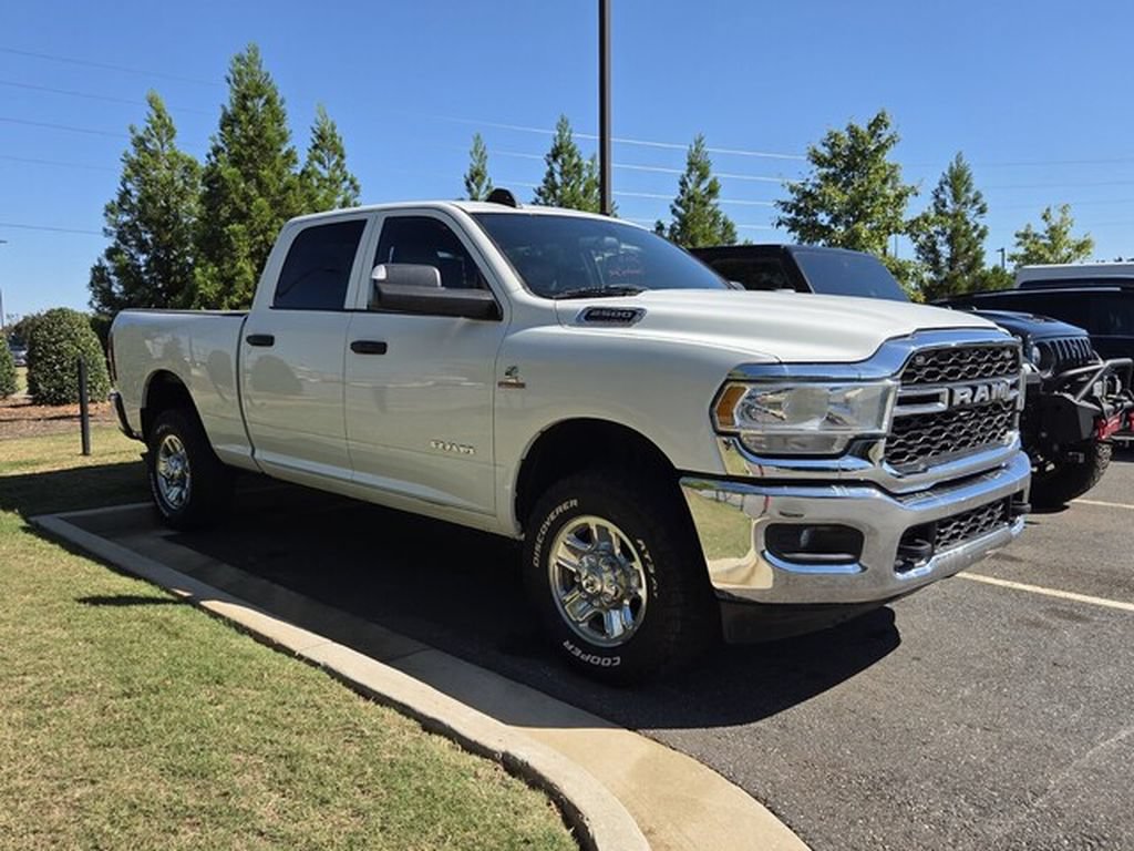 Used 2022 RAM 2500 Tradesman w/ Chrome Appearance Group AWD/4WD image 3