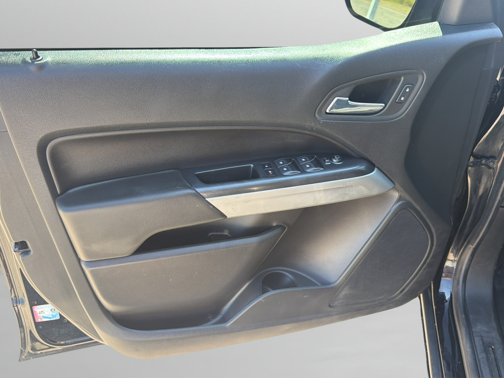 Used 2022 Chevrolet Colorado LT w/ Chrome Appearance Package RWD image 17