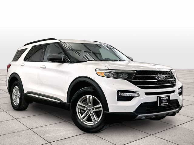 Certified 2021 Ford Explorer XLT w/ Equipment Group 202A AWD/4WD image 2