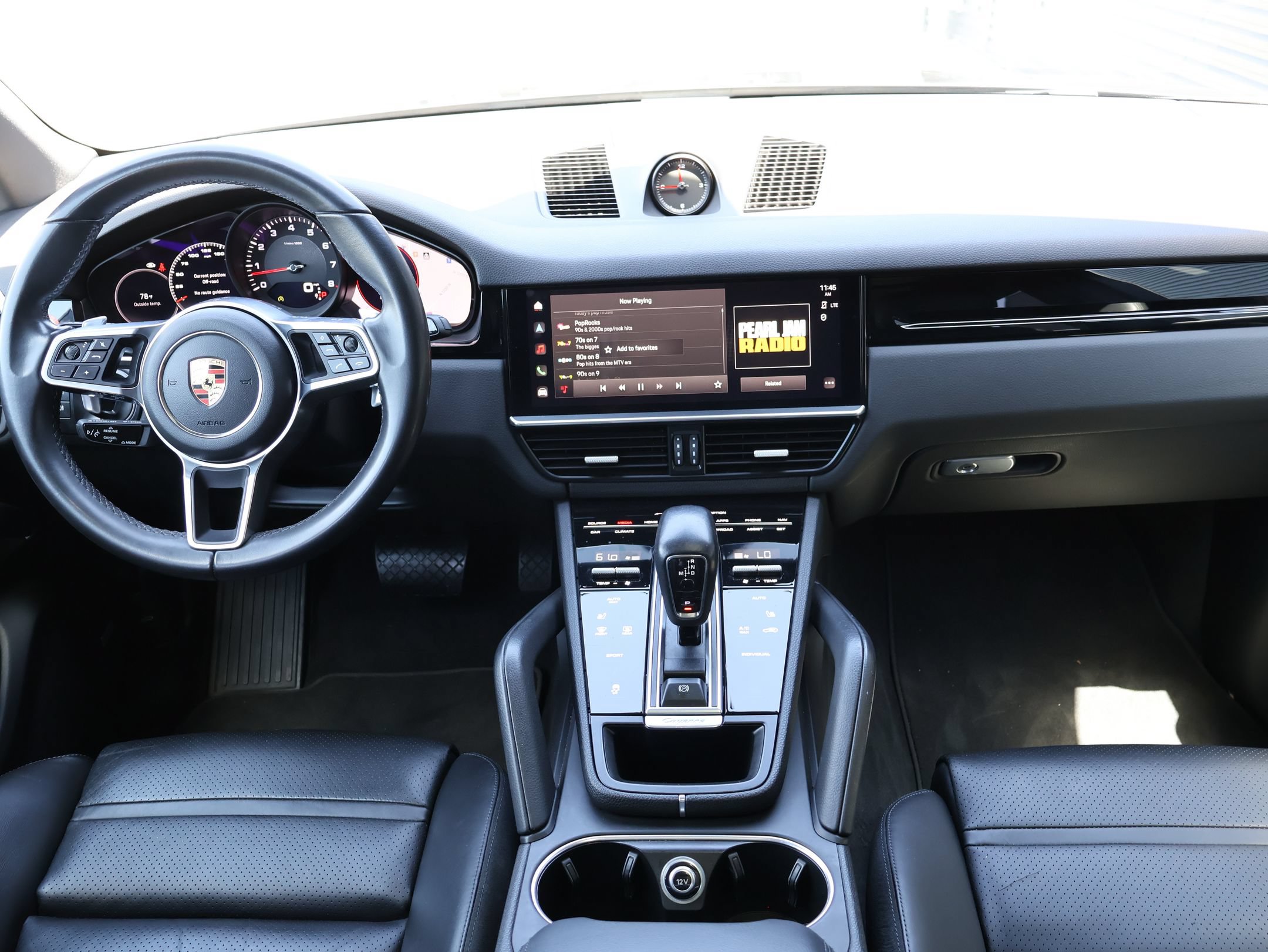 Used 2023 Porsche Cayenne AWD/4WD image 22