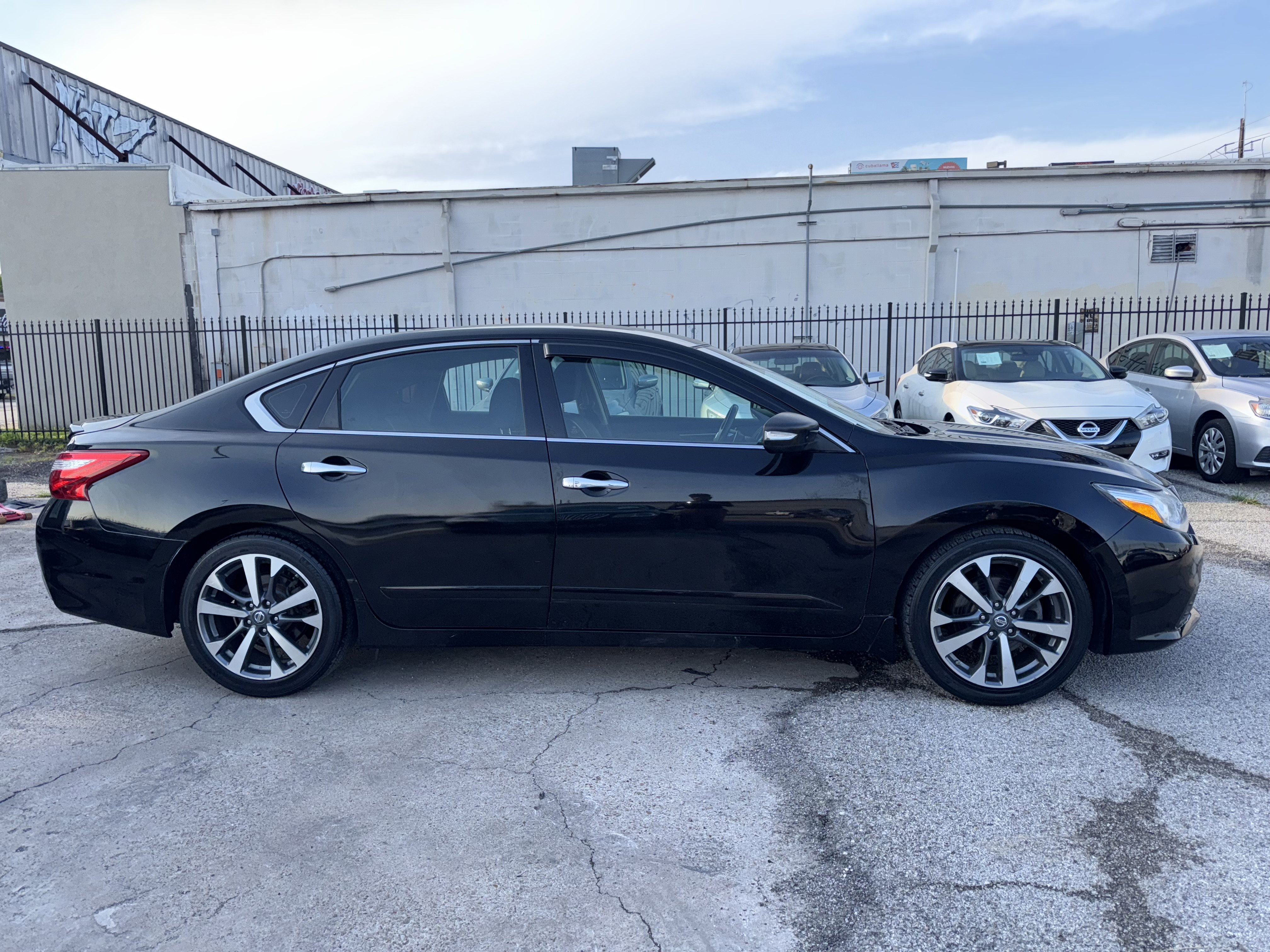 Used 2016 Nissan Altima 2.5 SR image 4