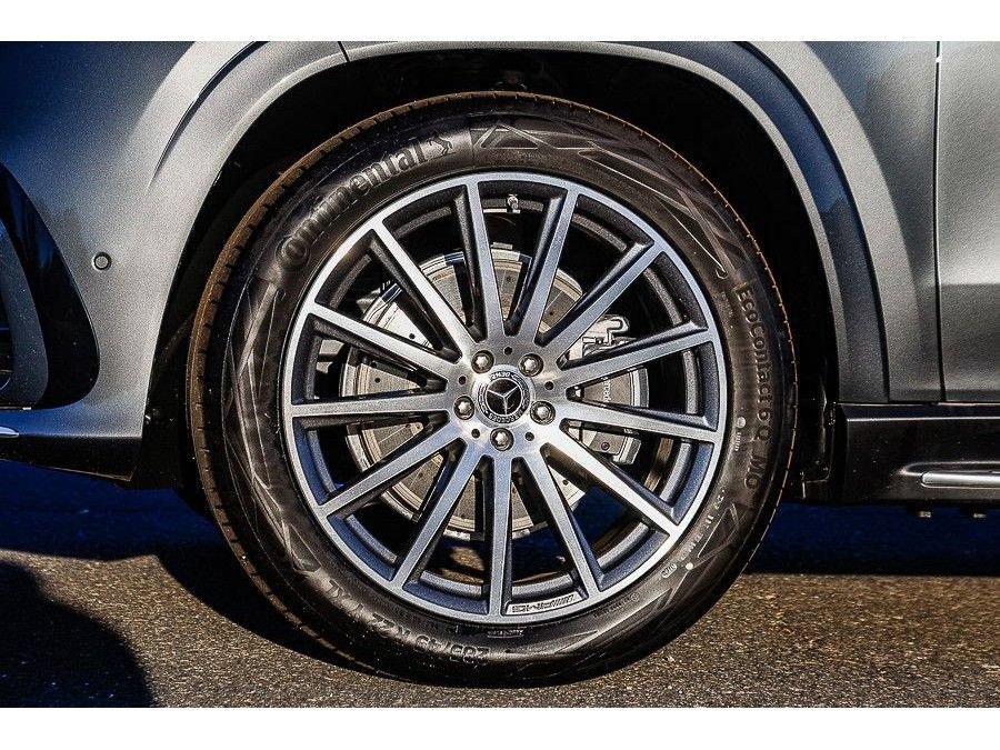 New 2026 Mercedes-Benz GLS 580 4MATIC image 9