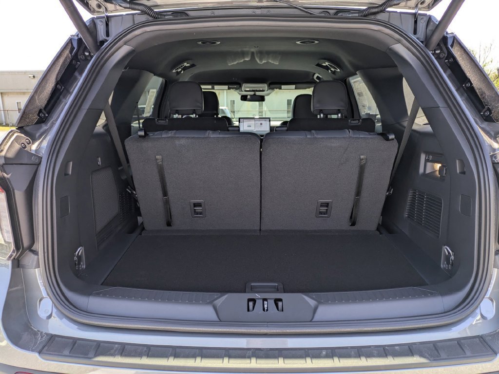 New 2026 Ford Explorer ST-Line w/ ST-Line Street Pack RWD image 13