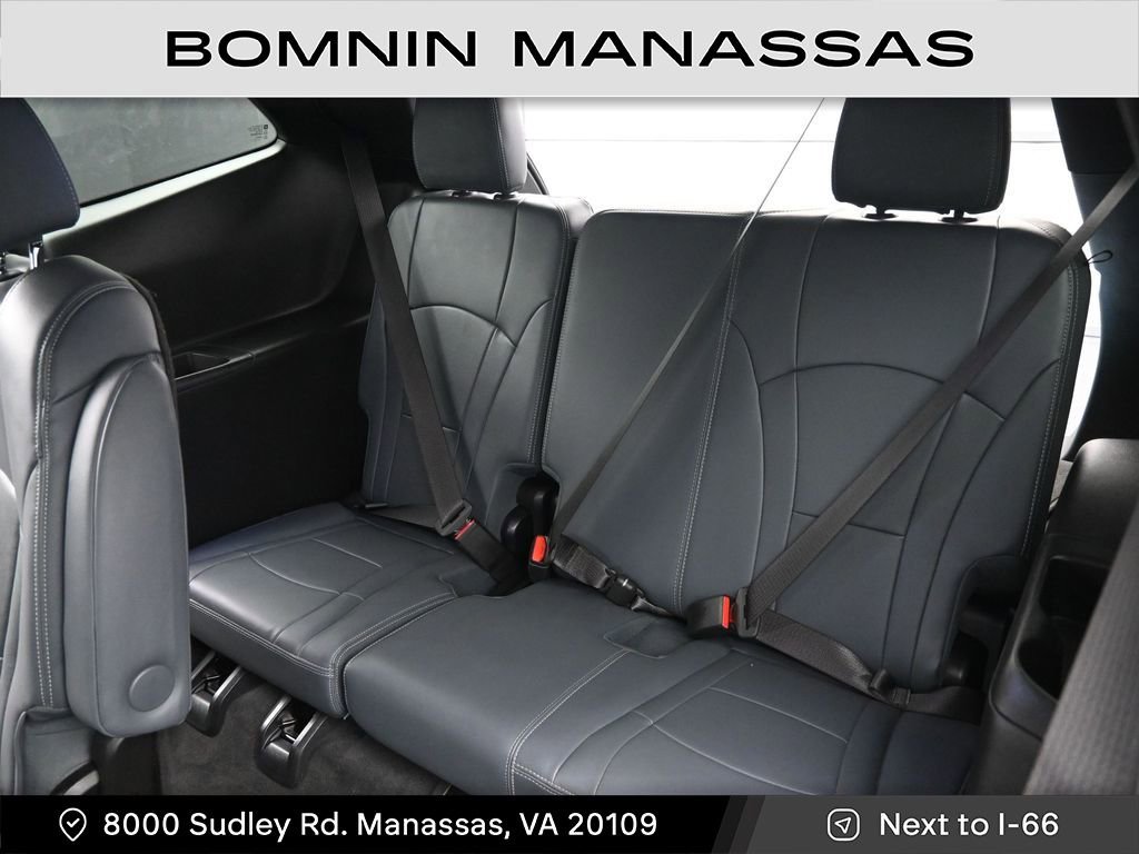 Used 2023 Buick Enclave Essence image 15
