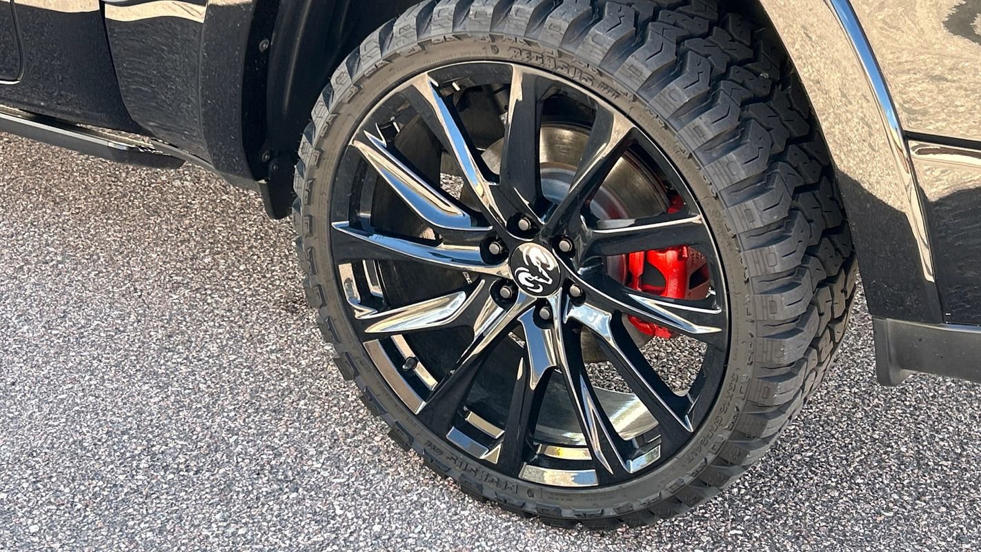 Used 2025 RAM 1500 Limited AWD/4WD image 14