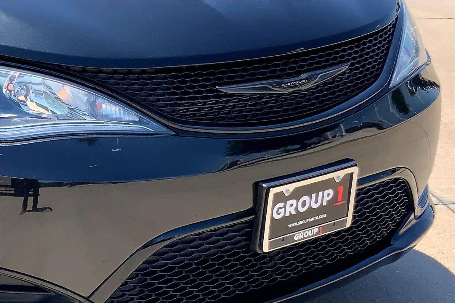 Used 2019 Chrysler Pacifica Touring Plus w/ S Appearance Package FWD image 29