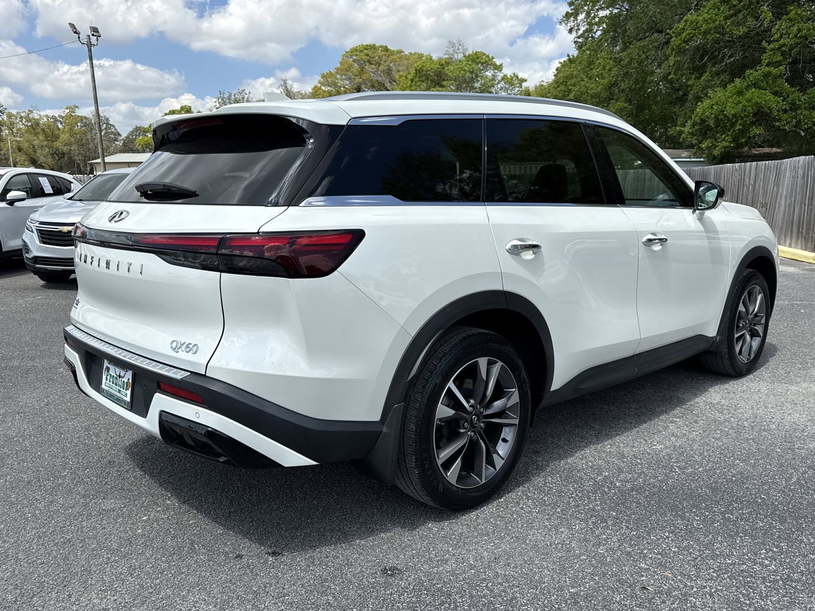 Used 2023 INFINITI QX60 Luxe w/ Cargo Package FWD image 5