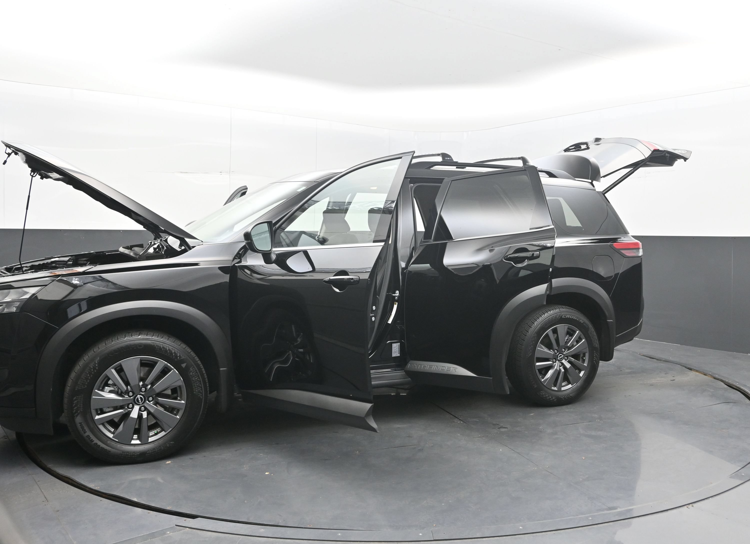 Used 2025 Nissan Pathfinder SV FWD image 41