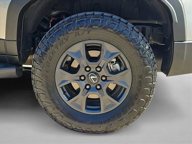 Used 2025 Lexus GX 550 image 25