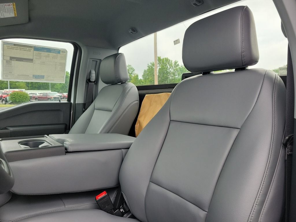 New 2026 Ford F550 4x4 Regular Cab Super Duty image 21