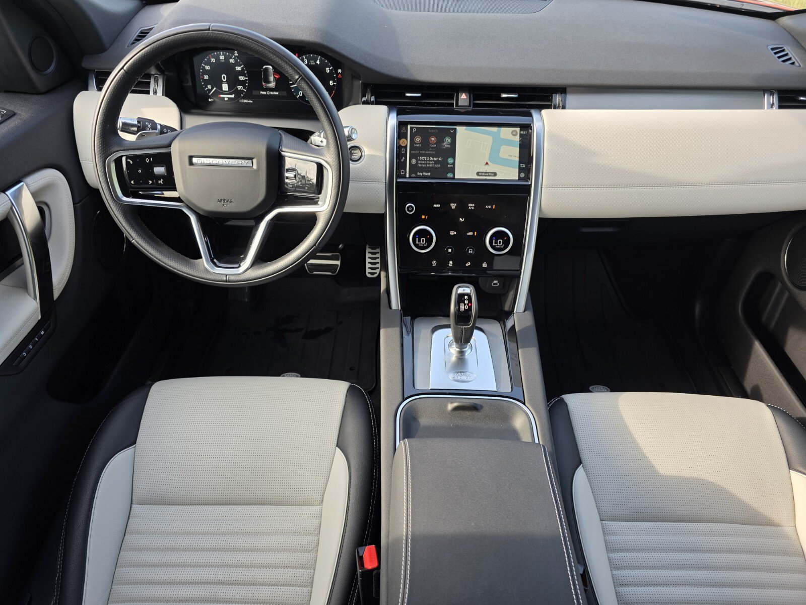 Certified 2022 Land Rover Discovery Sport SE R-Dynamic AWD/4WD image 4