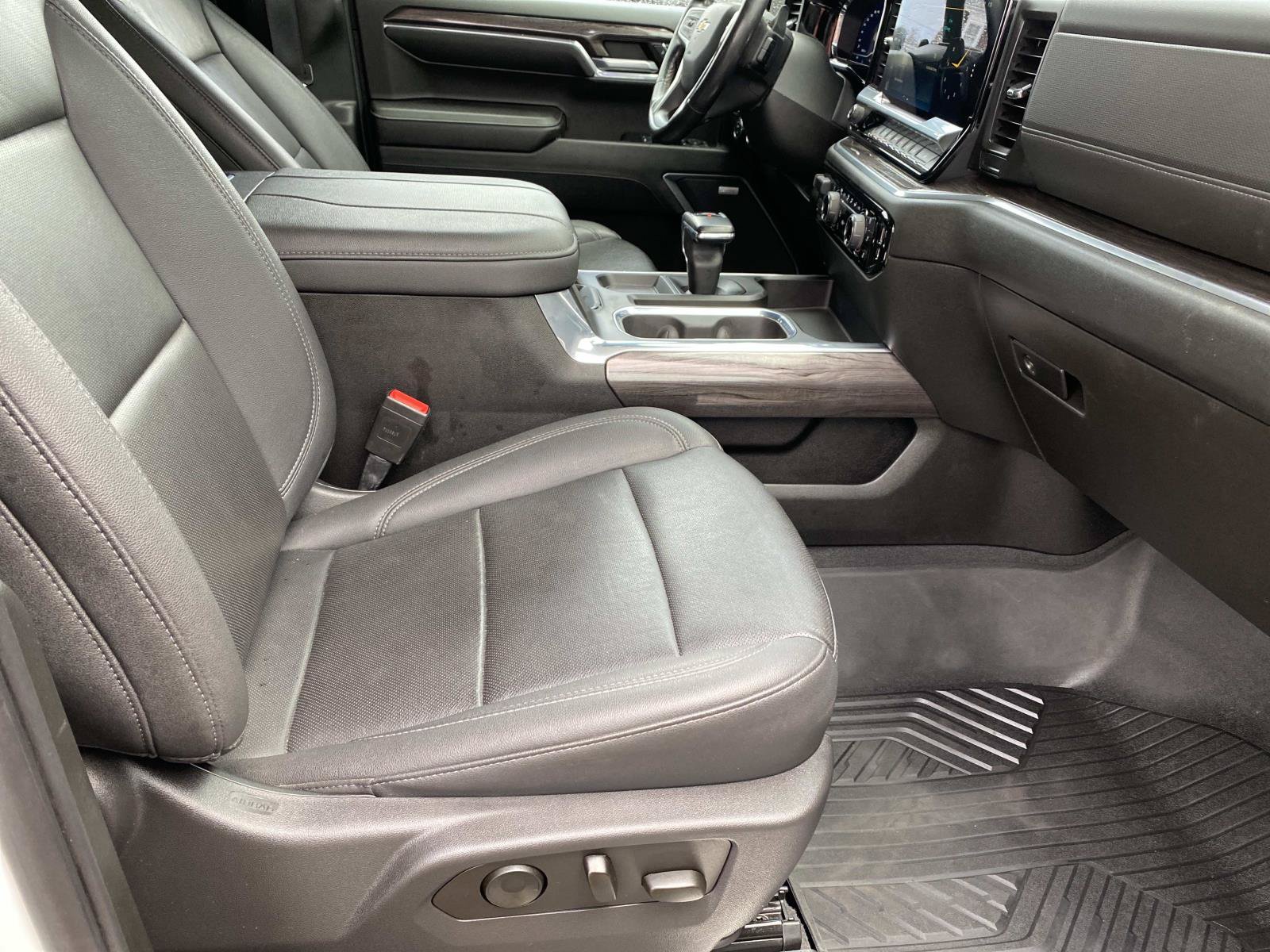 Used 2023 Chevrolet Silverado 1500 LTZ AWD/4WD image 24