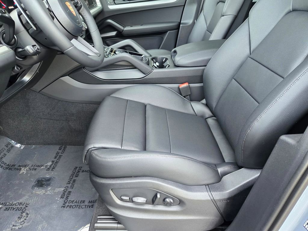 New 2026 Porsche Cayenne image 25